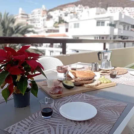 Cozy & Terrace Apartament5 شقة
