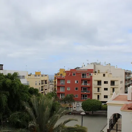 Cozy & Terrace Apartament5 شقة