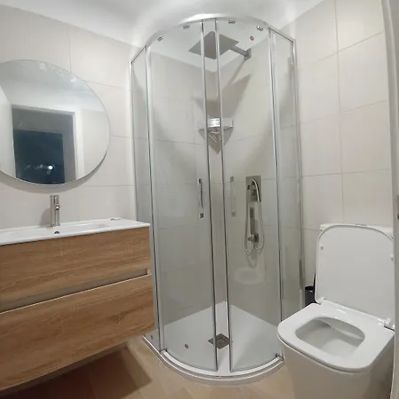 شقة Cozy & Terrace Apartament5